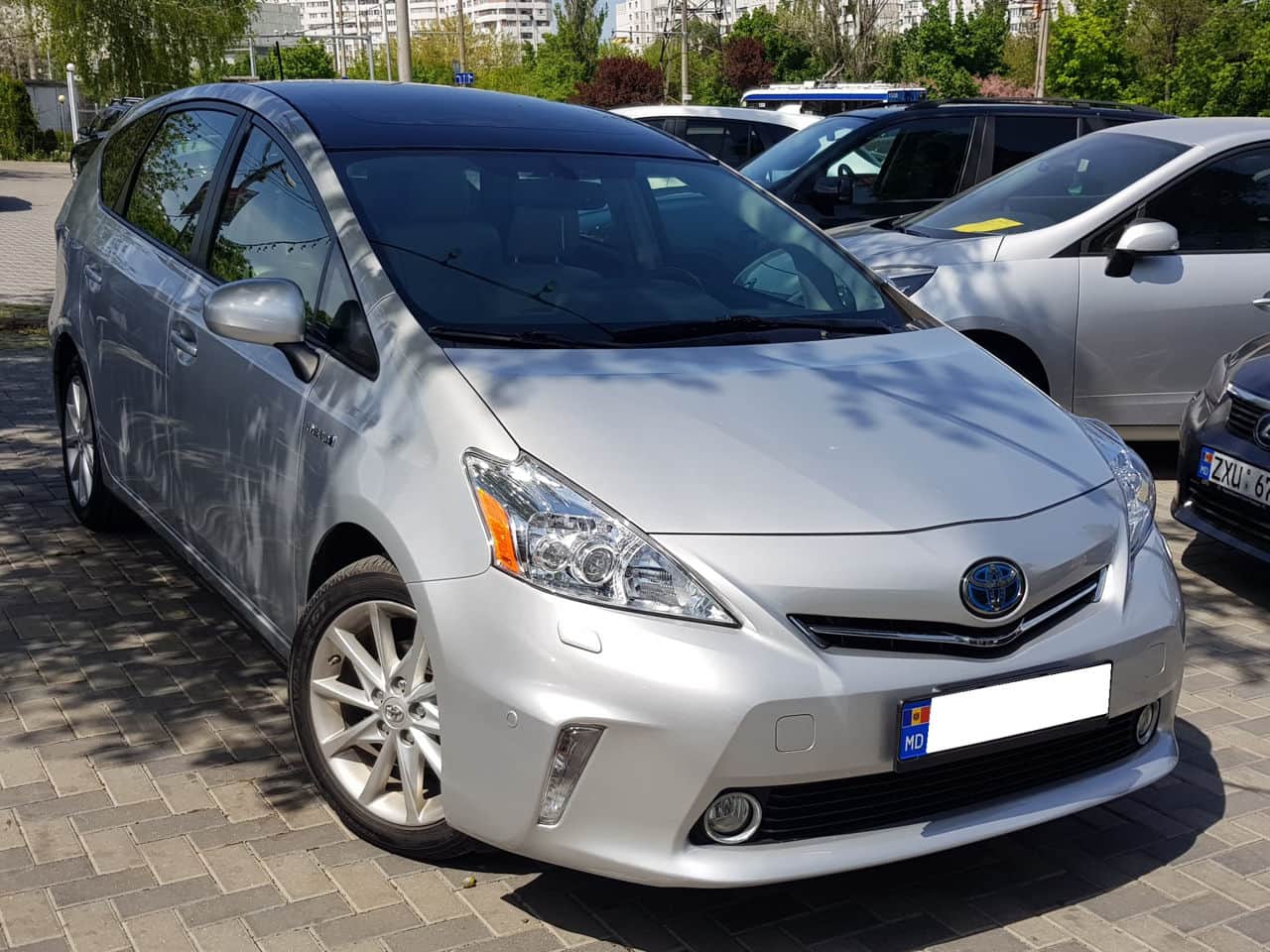 2014 Toyota Prius Plus / V