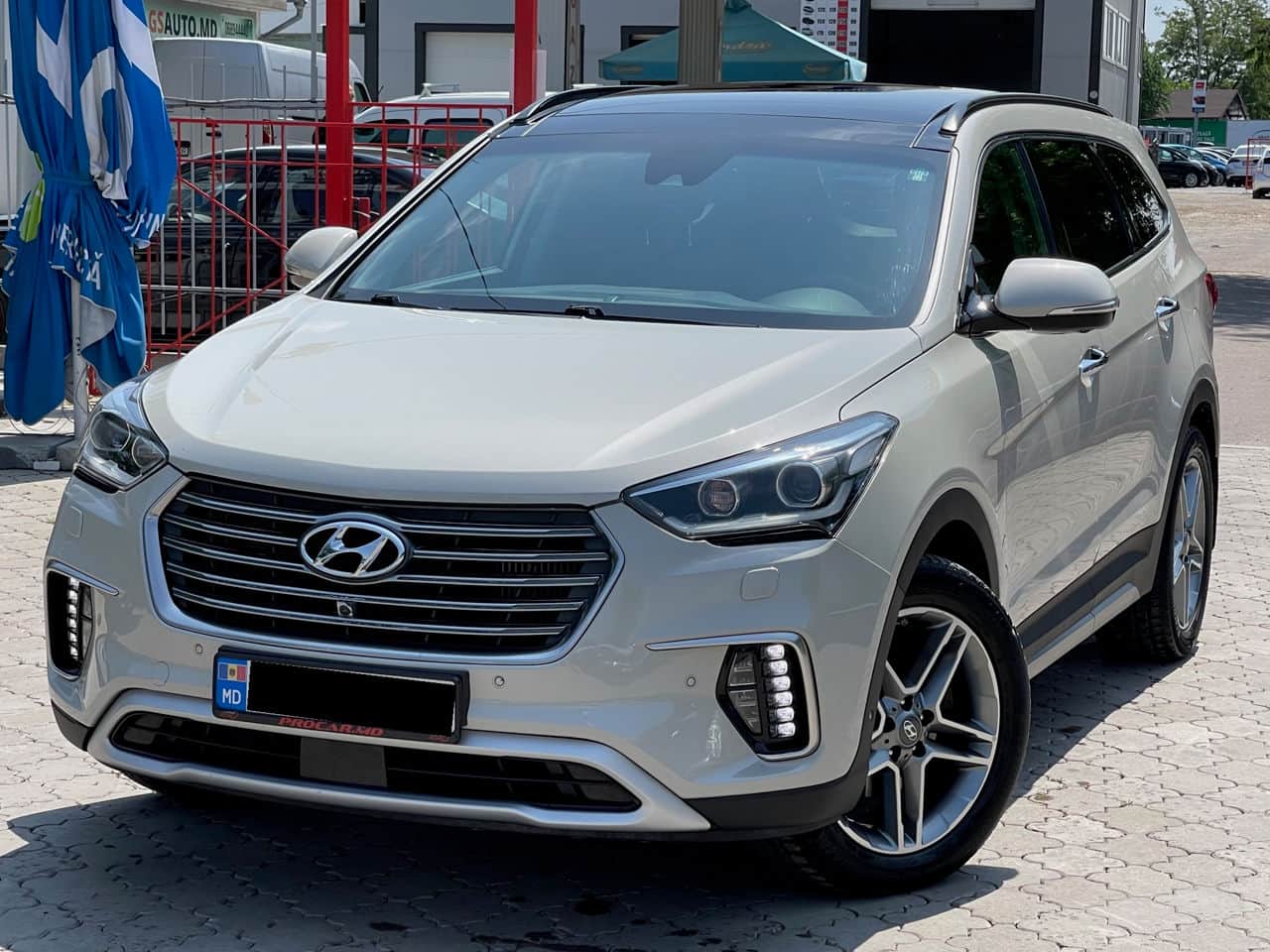 2017 Hyundai Grand Santa Fe