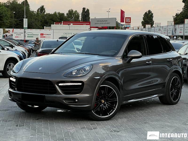 2014 Porsche Cayenne GTS