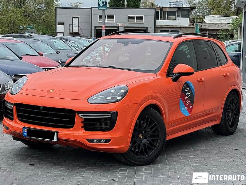 2016 Porsche Cayenne GTS