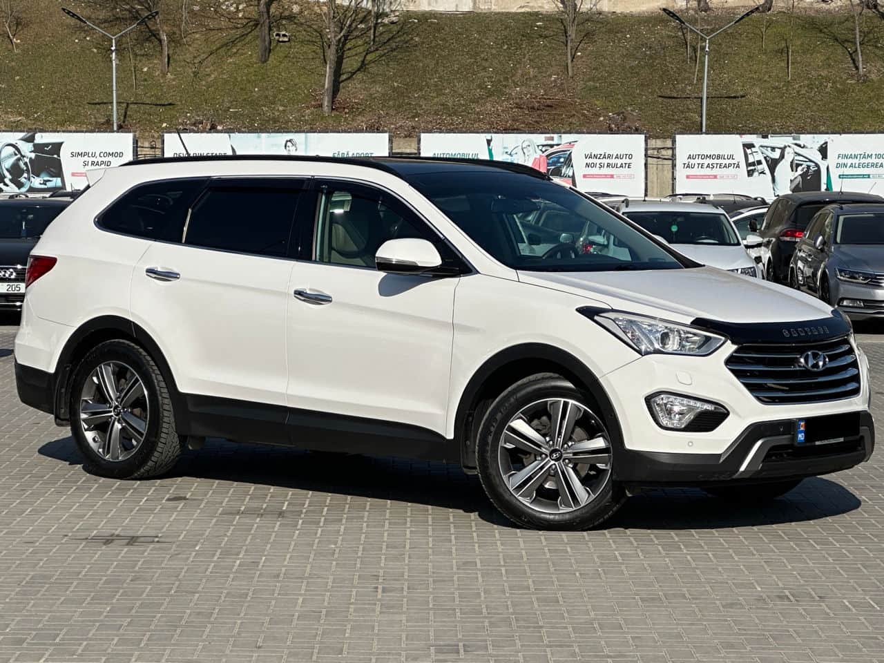 2014 Hyundai Grand Santa Fe