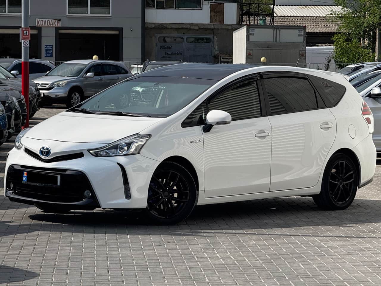2015 Toyota Prius Plus / V