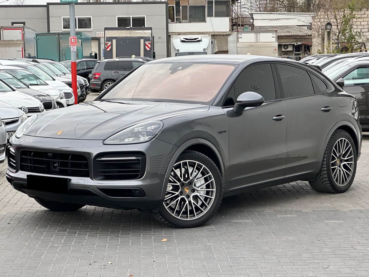 2020 Porsche Cayenne E-Hybrid Coupe