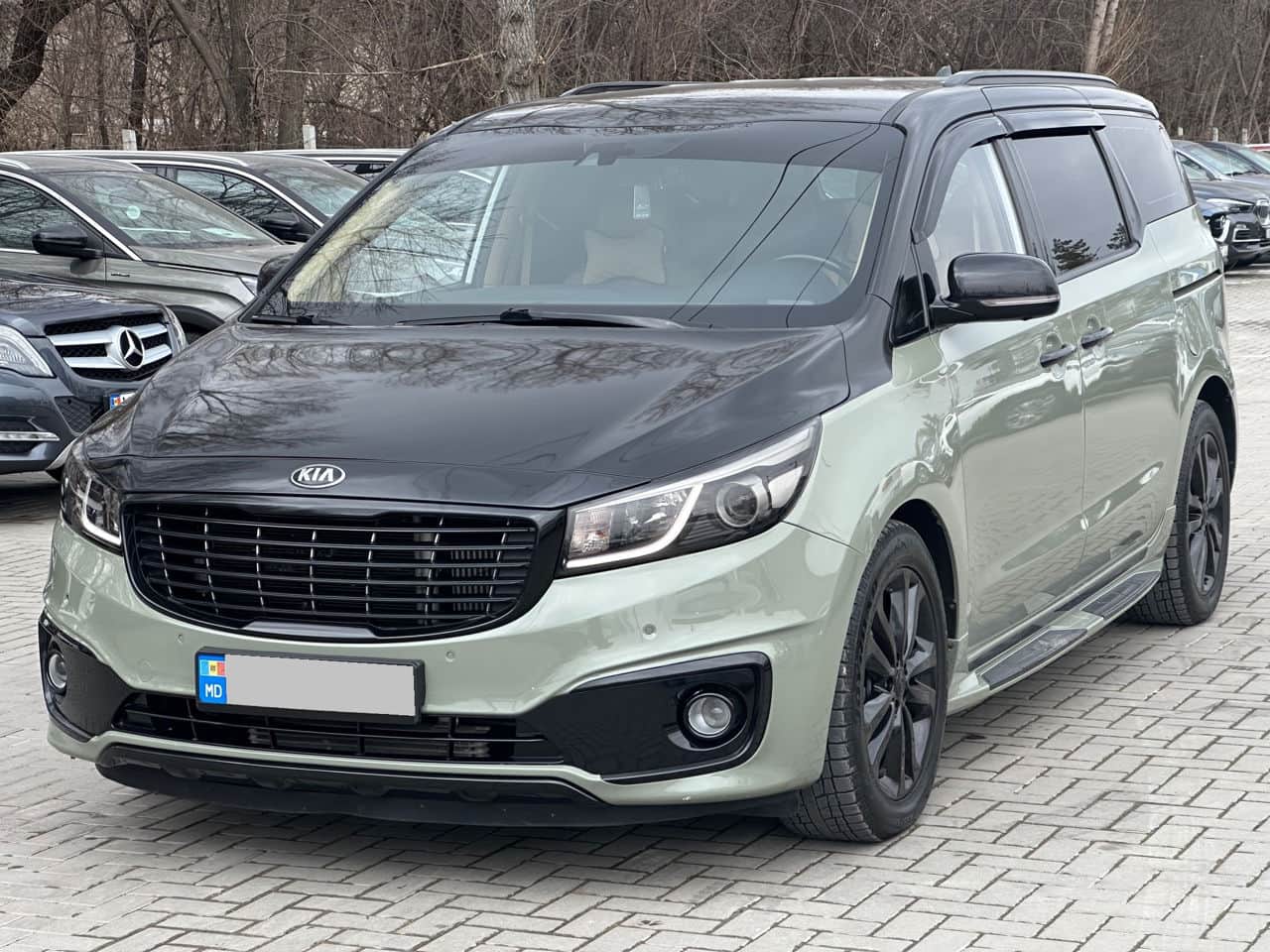 2015 Kia Carnival
