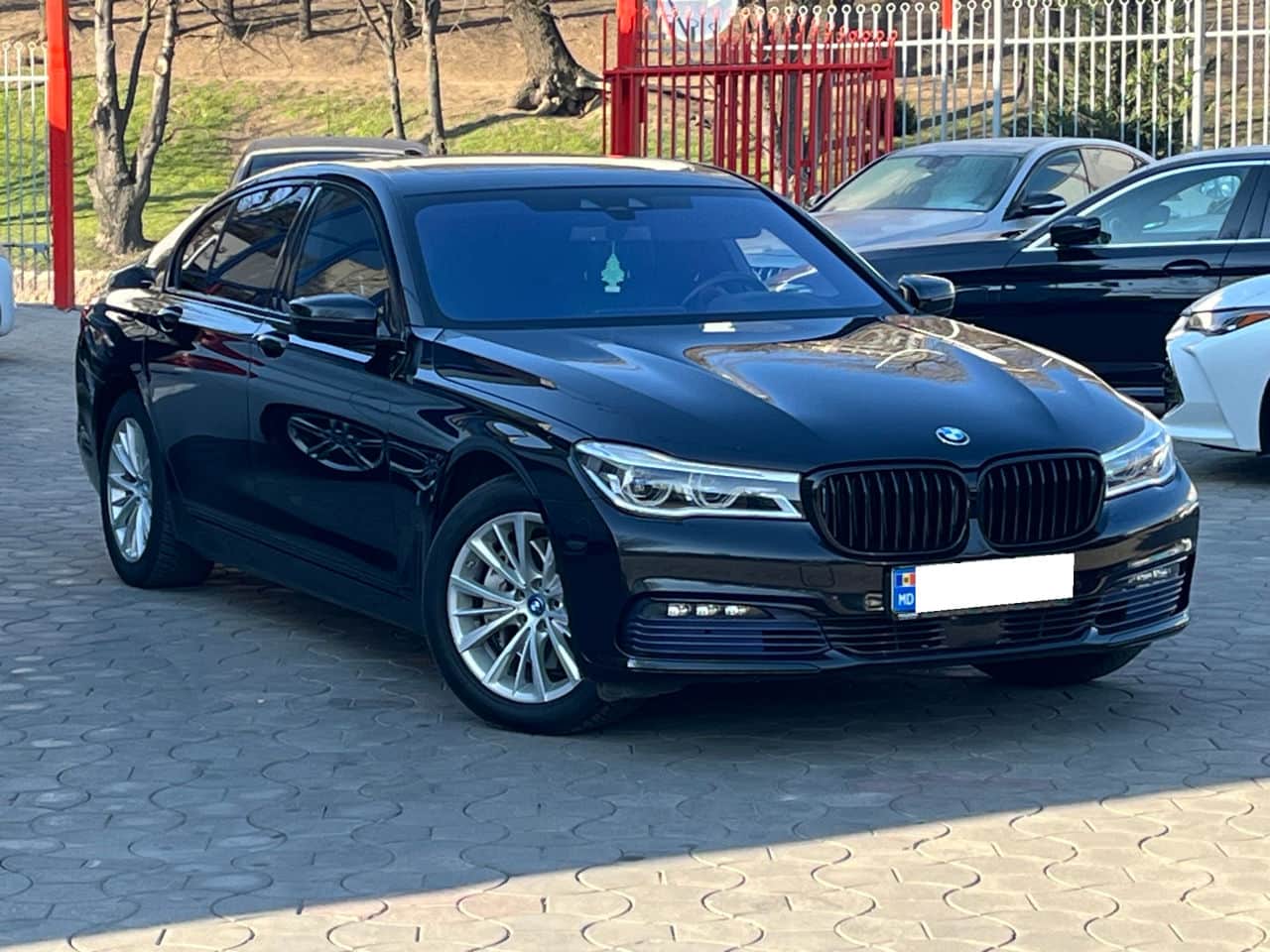 2016 BMW 740e