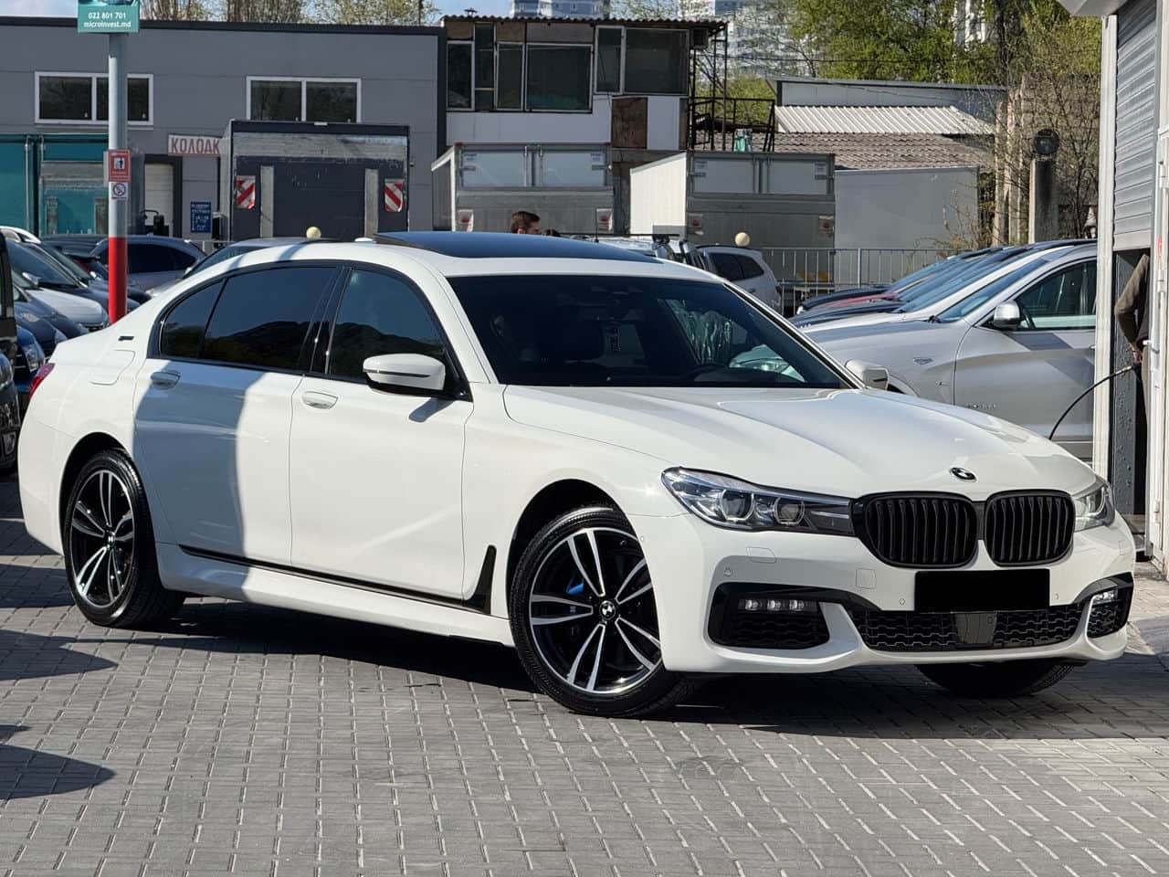 2018 BMW 740e