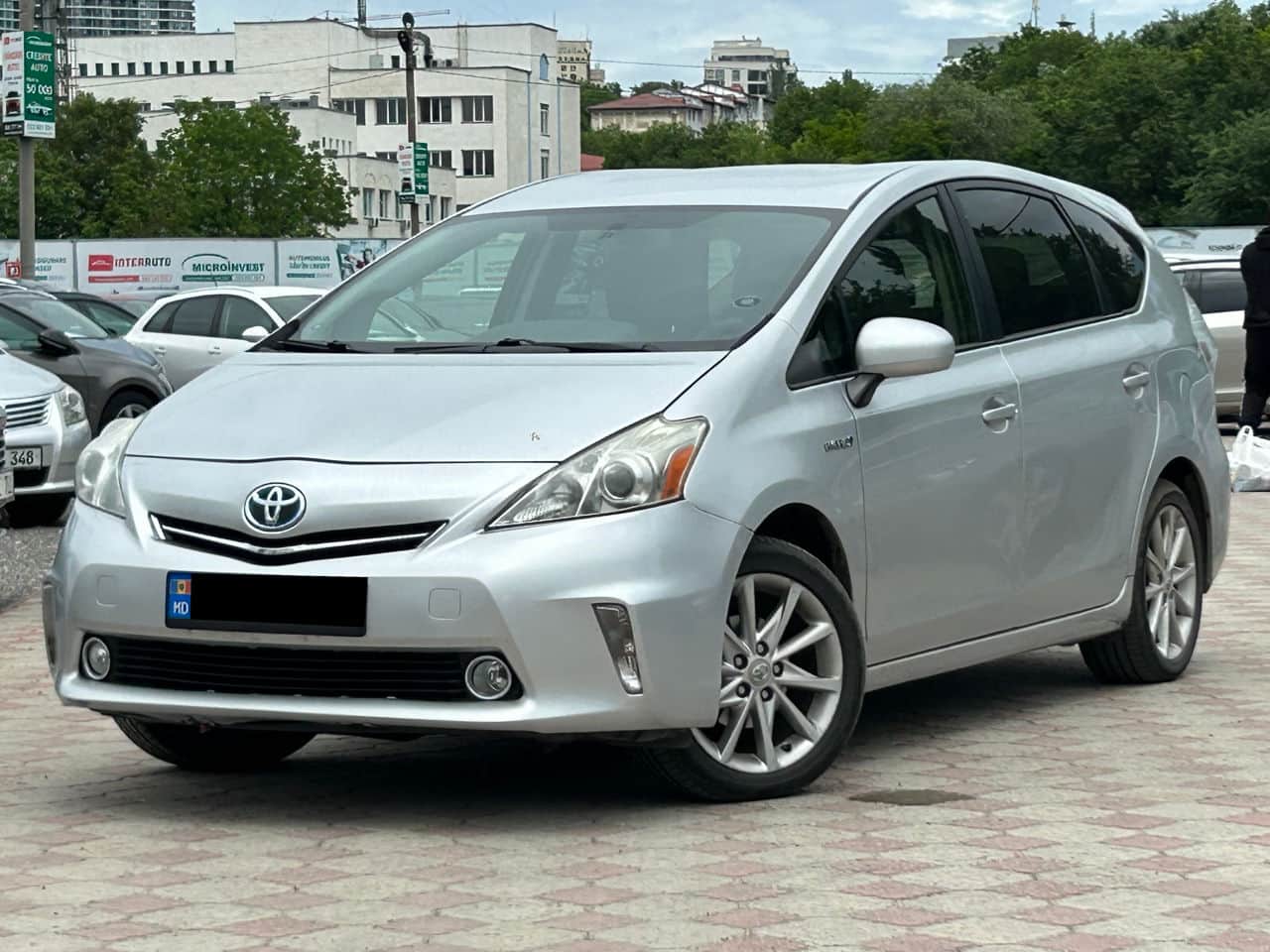 2012 Toyota Prius Plus / V