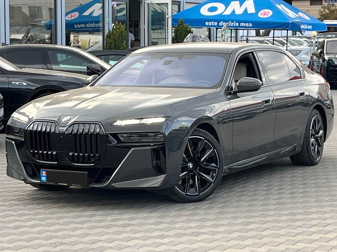 2022 BMW 740