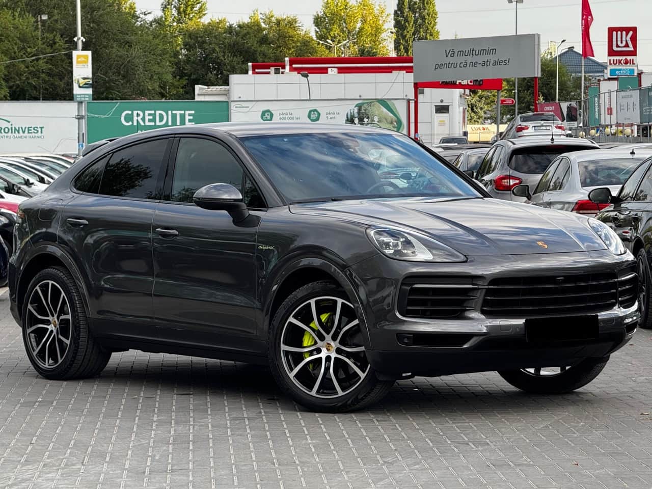 2020 Porsche Cayenne S E-Hybrid Coupe