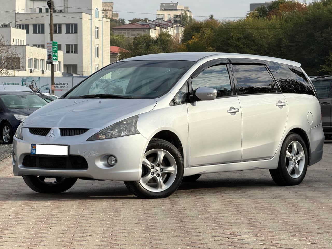 2005 Mitsubishi Grandis