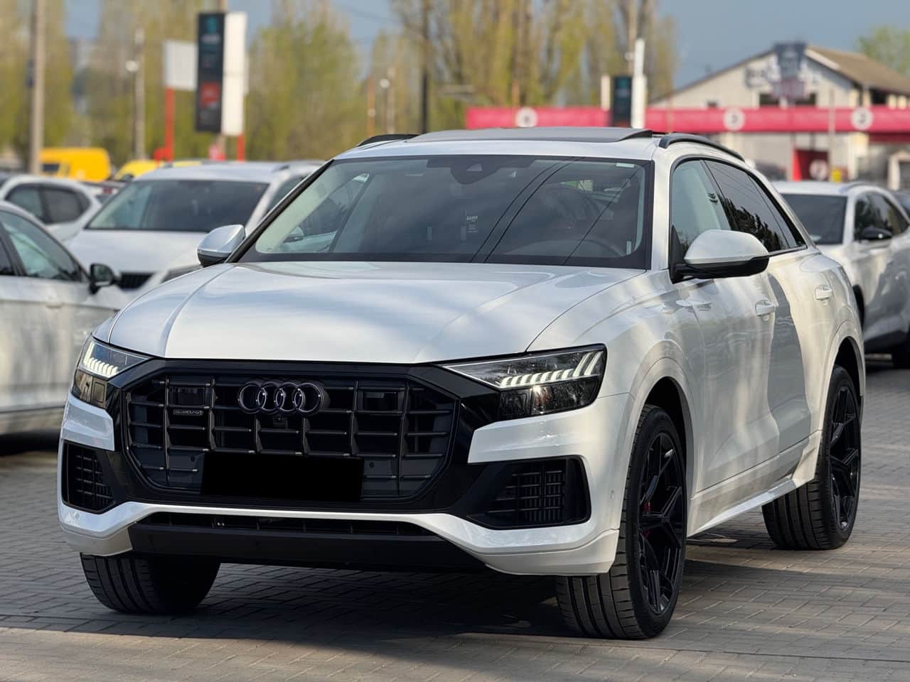 2023 Audi Q8