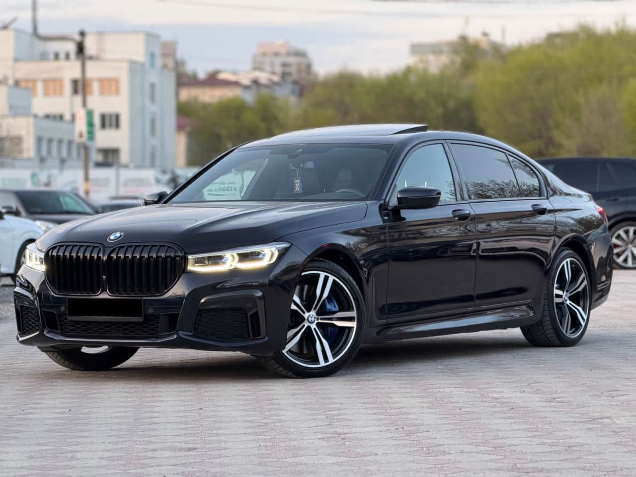 BMW 740 2021