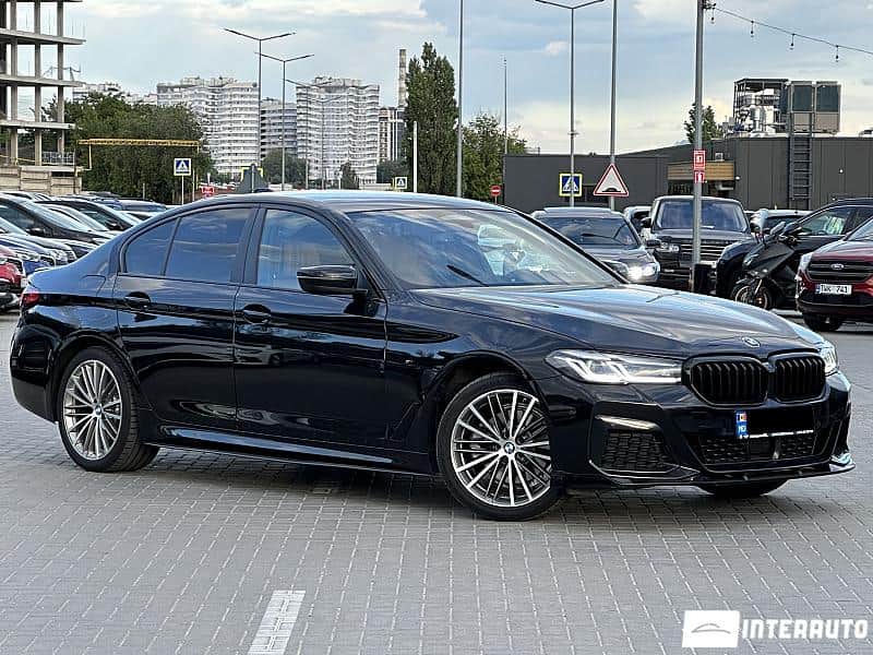 2021 BMW 520