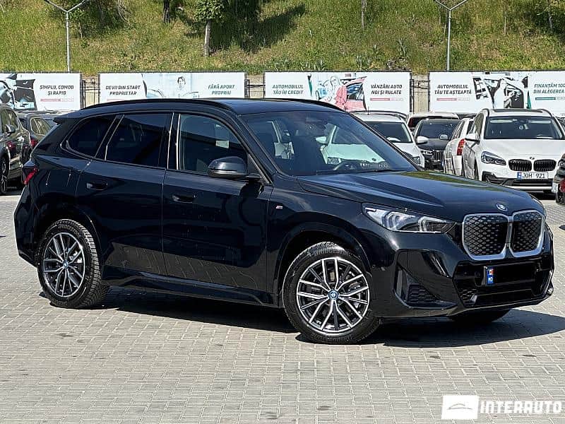 2025 BMW iX1 xDrive30