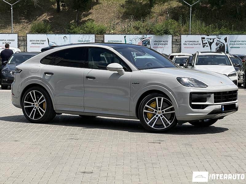 2024 Porsche Cayenne Turbo E-Hybrid Coupe