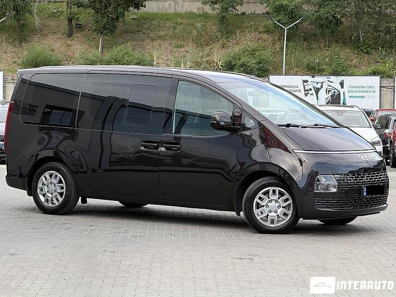 2023 Hyundai Staria