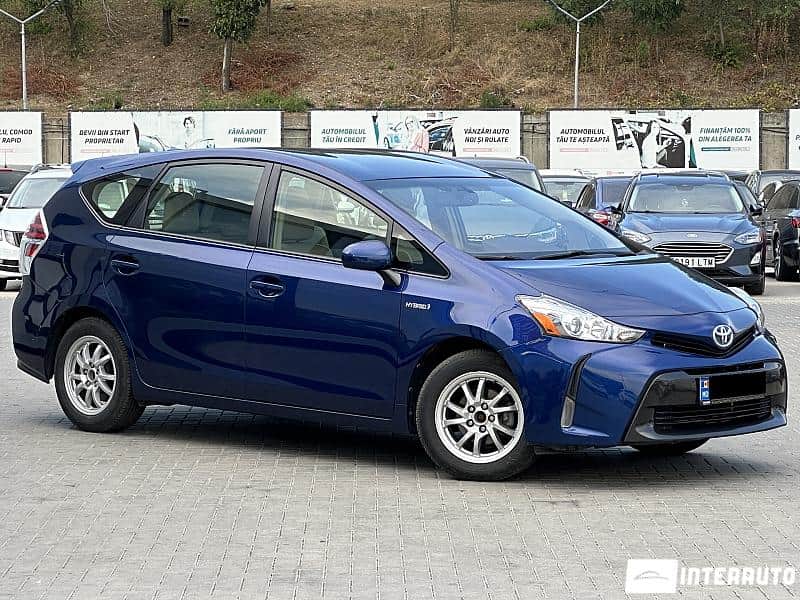 2016 Toyota Prius Plus / V
