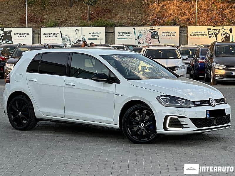 2017 Volkswagen Golf GTE