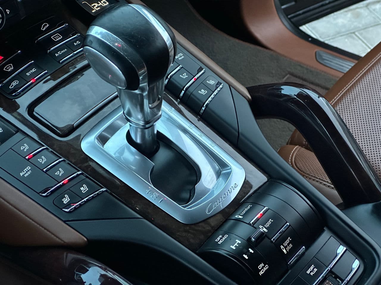 2015 Porsche Cayenne S — Miniatură 13