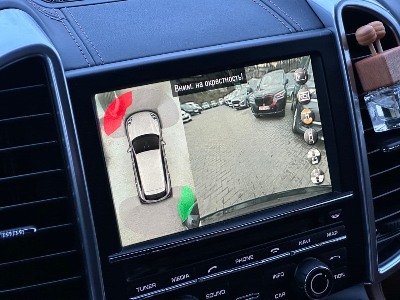 2015 Porsche Cayenne S — Miniatură 11