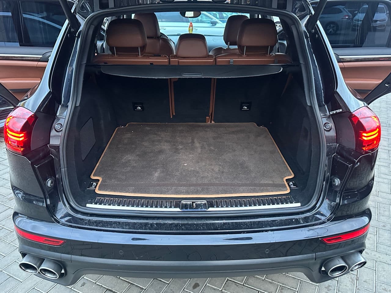 2015 Porsche Cayenne S — Miniatură 26