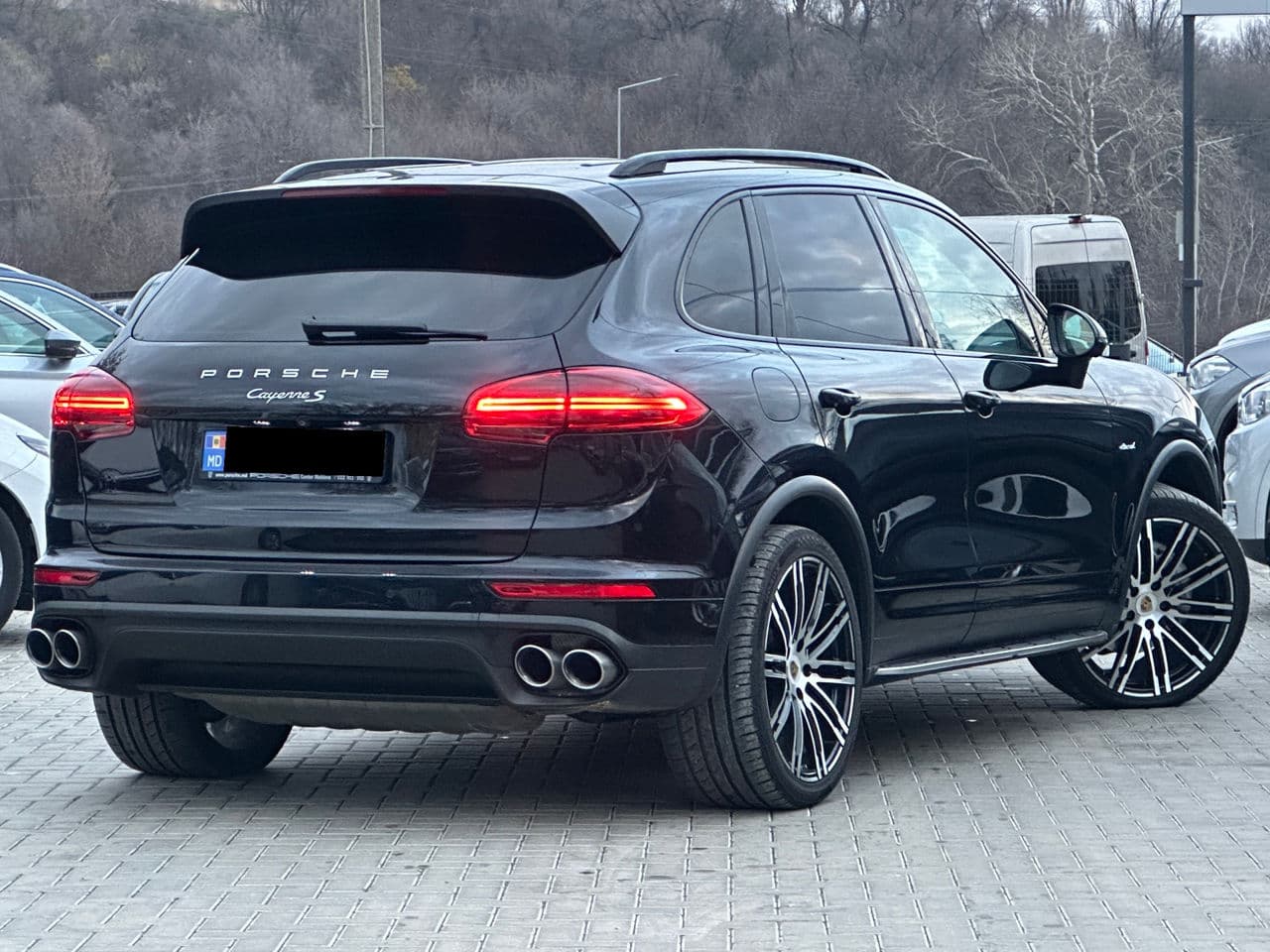 2015 Porsche Cayenne S — Miniatură 3