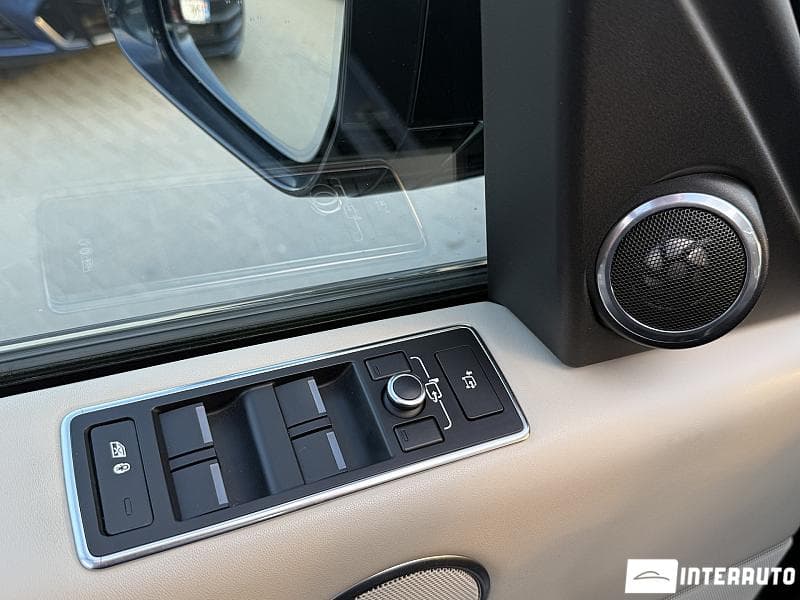 Land Rover Range Rover Vogue 2015 — Миниатюра 26