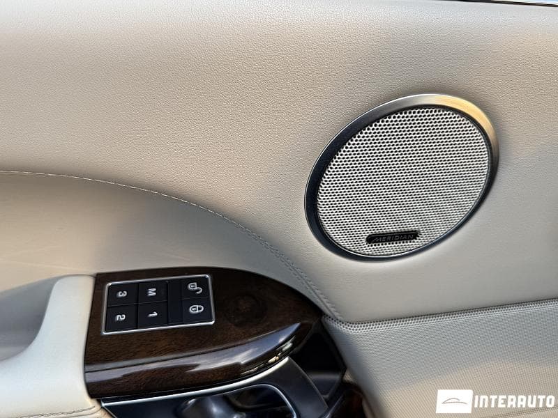 Land Rover Range Rover Vogue 2015 — Миниатюра 14