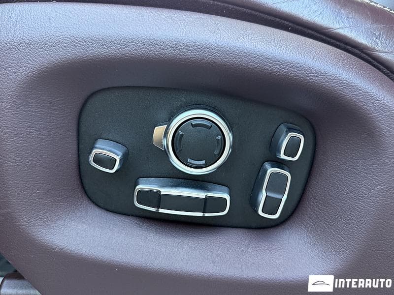 Land Rover Range Rover Vogue 2015 — Миниатюра 28