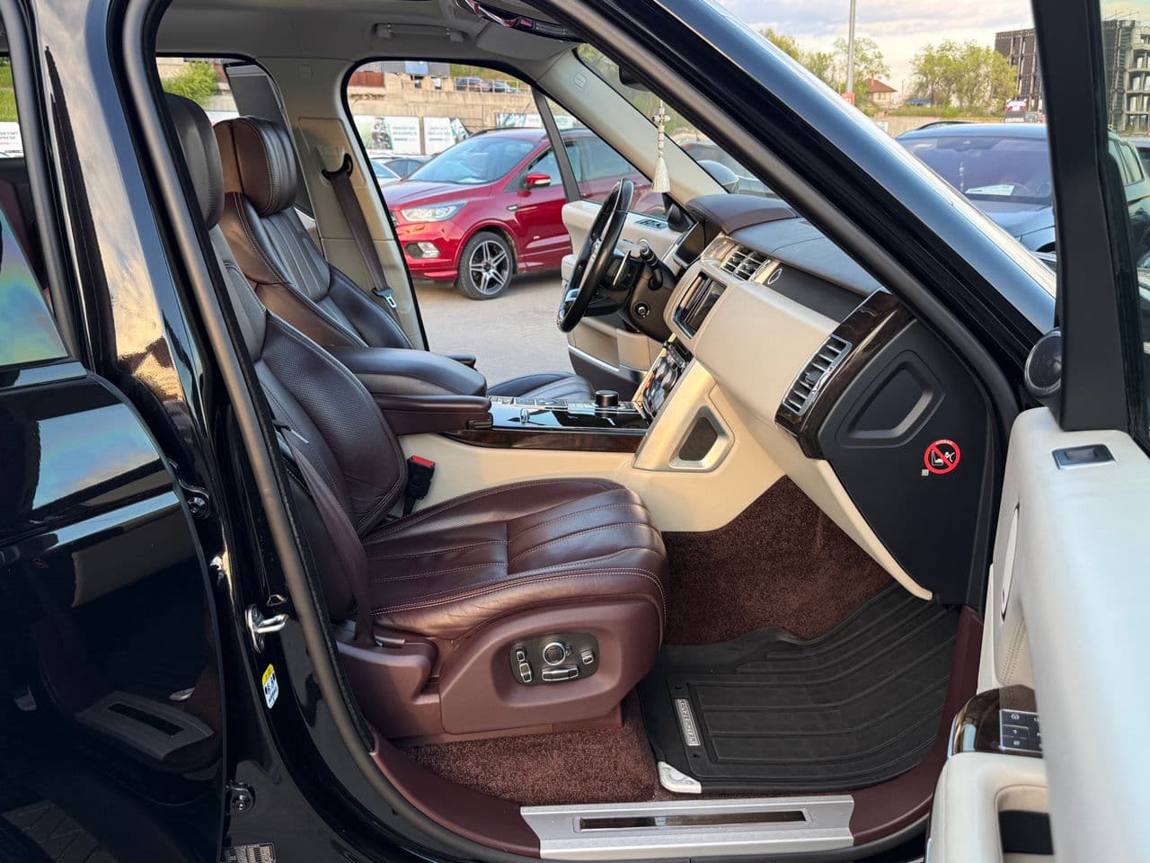 Land Rover Range Rover Vogue 2015 — Миниатюра 20
