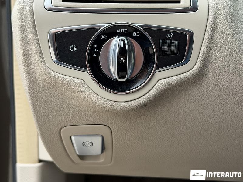 2014 Mercedes C 180 — Miniatură 12