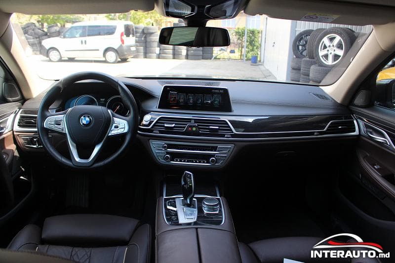 2017 BMW 740e — Miniatură 9