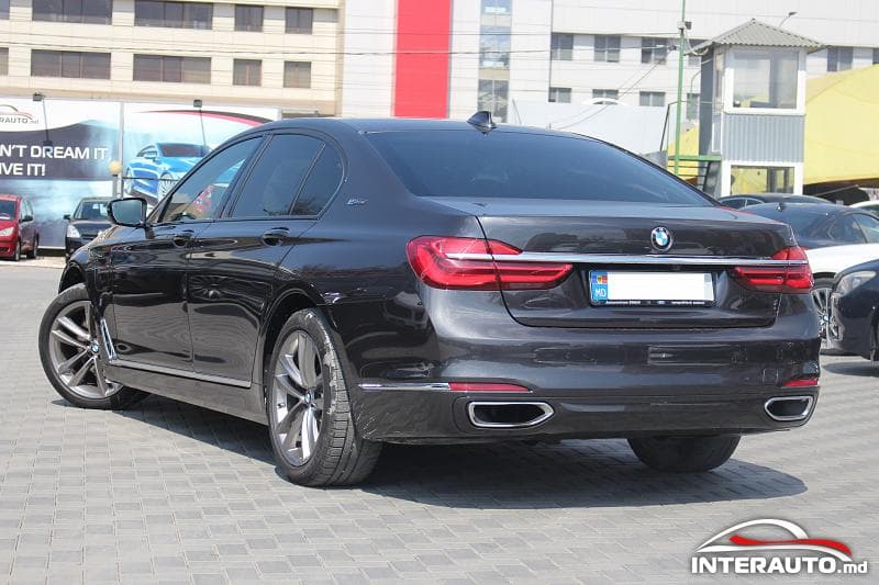 2017 BMW 740e — Miniatură 4