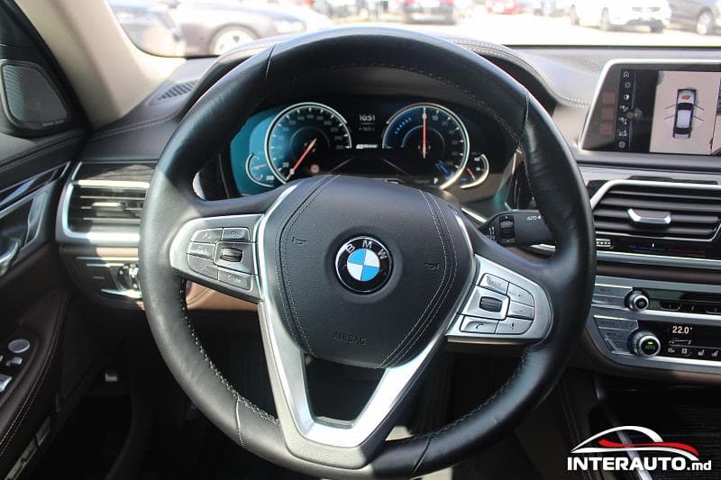2017 BMW 740e — Miniatură 7