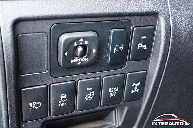 2012 Toyota Land Cruiser — Miniatură 12