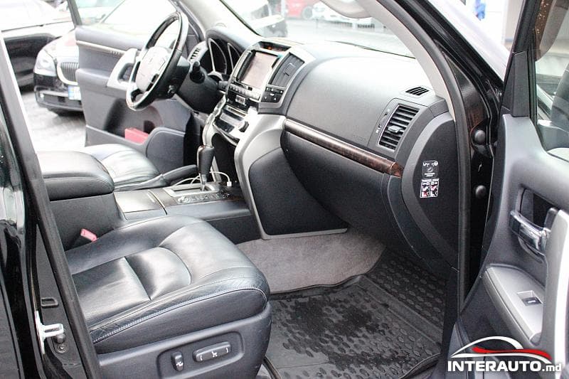 2012 Toyota Land Cruiser — Miniatură 15