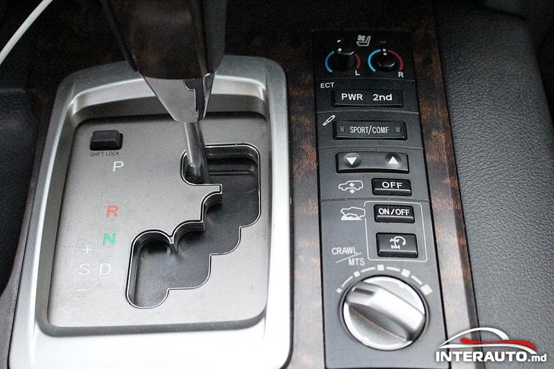 2012 Toyota Land Cruiser — Miniatură 8