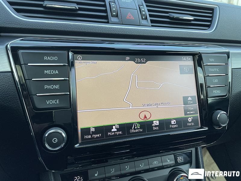 2017 Skoda Superb — Miniatură 13