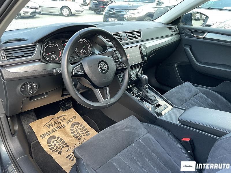 2017 Skoda Superb — Miniatură 5