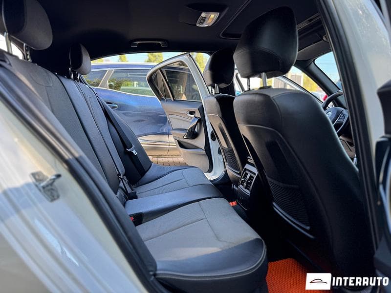 2012 BMW 118 — Miniatură 16