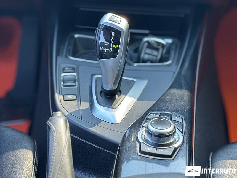 2012 BMW 118 — Miniatură 13