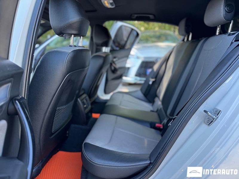 2012 BMW 118 — Miniatură 15