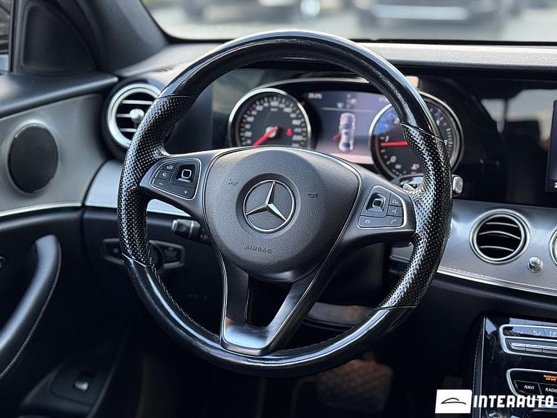 2017 Mercedes E 220 — Miniatură 11