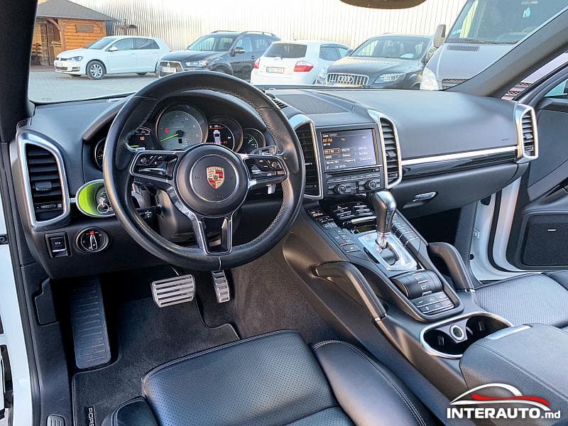 2015 Porsche Cayenne S Hybrid — Miniatură 9