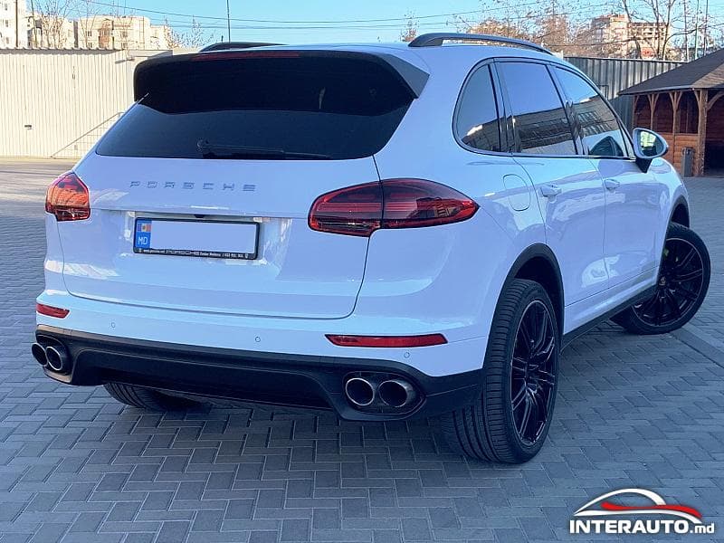 2015 Porsche Cayenne S Hybrid — Miniatură 3