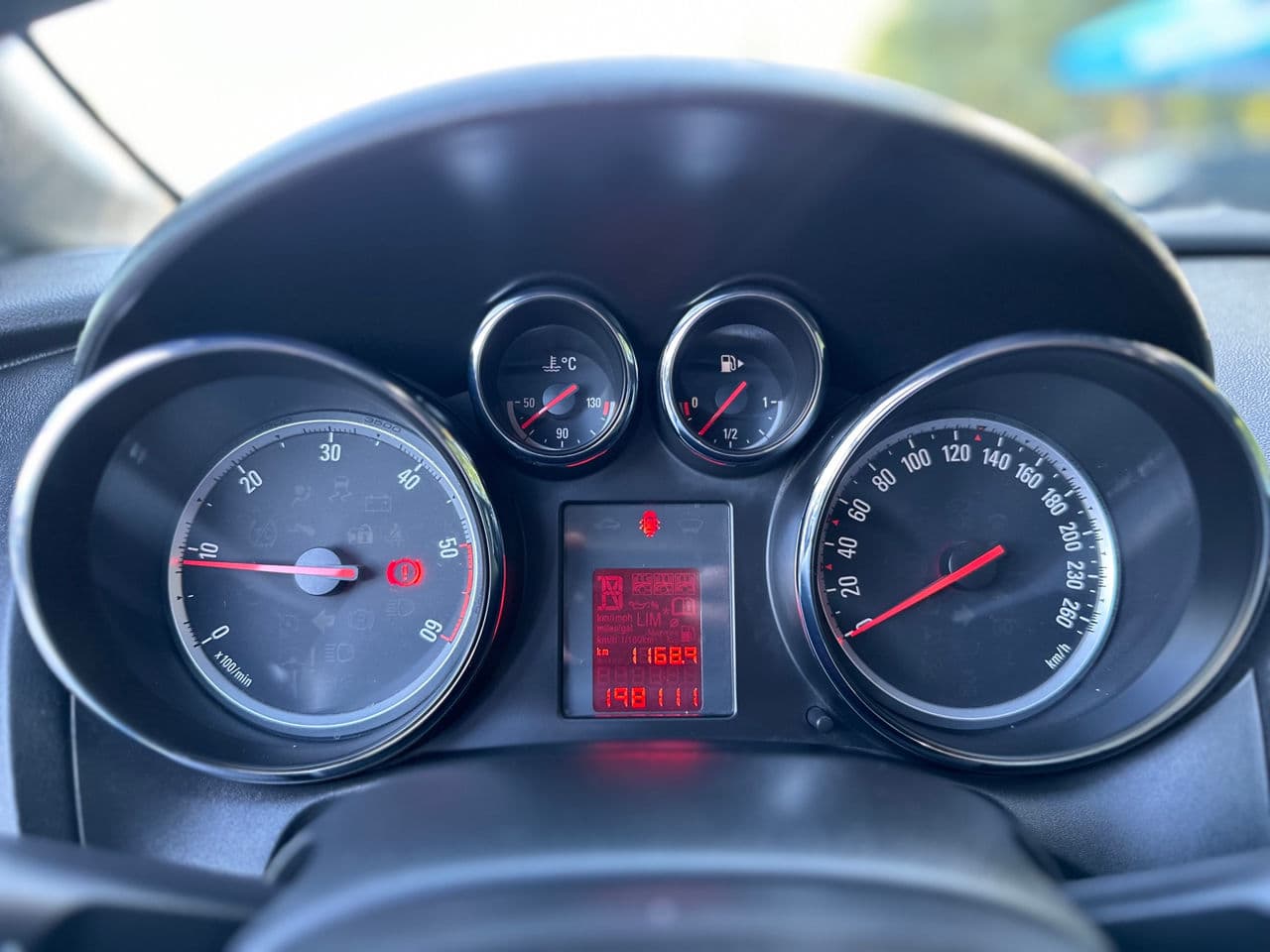 2013 Opel Astra — Miniatură 9