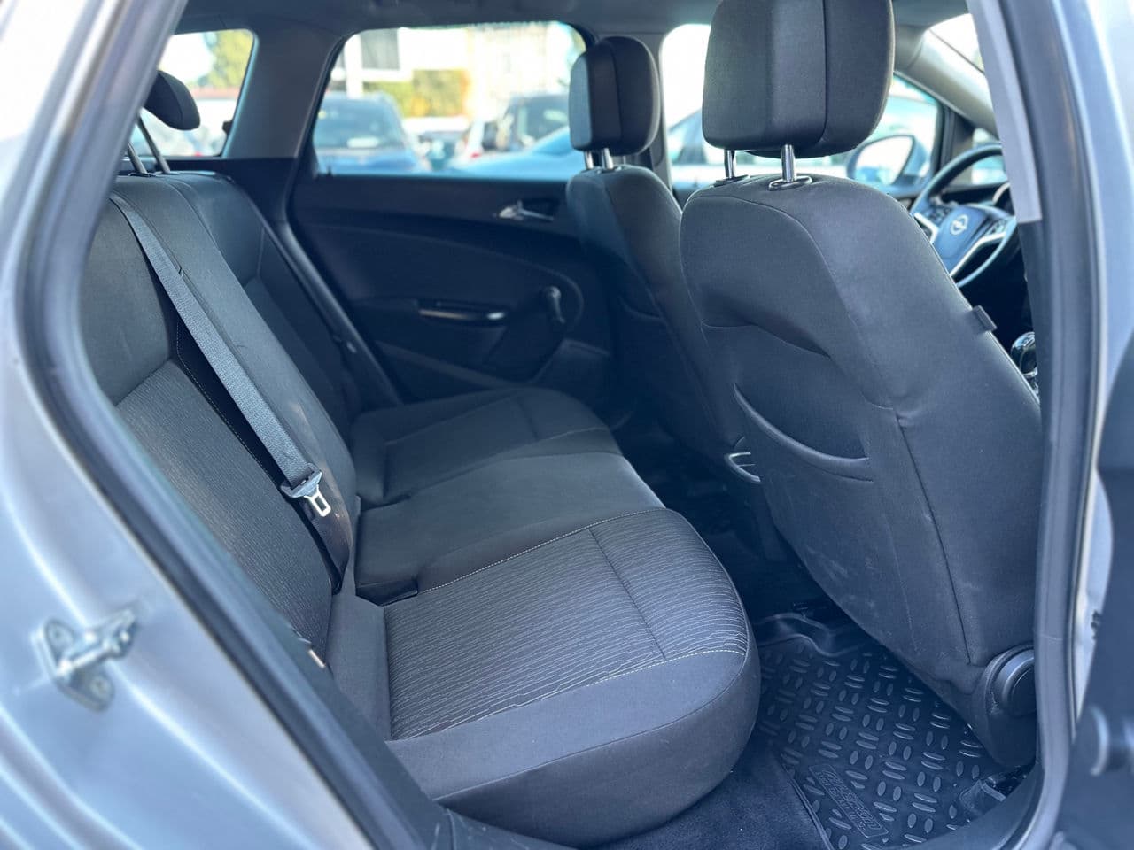 2013 Opel Astra — Miniatură 15