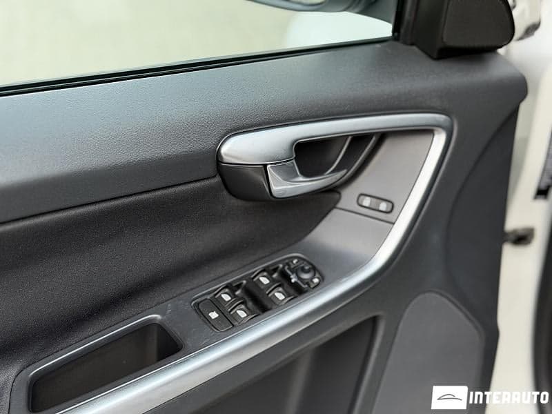 Volvo XC 60 2009 — Миниатюра 6