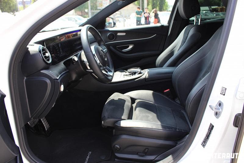 2019 Mercedes E 200 — Miniatură 11