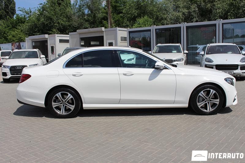 2019 Mercedes E 200 — Miniatură 9